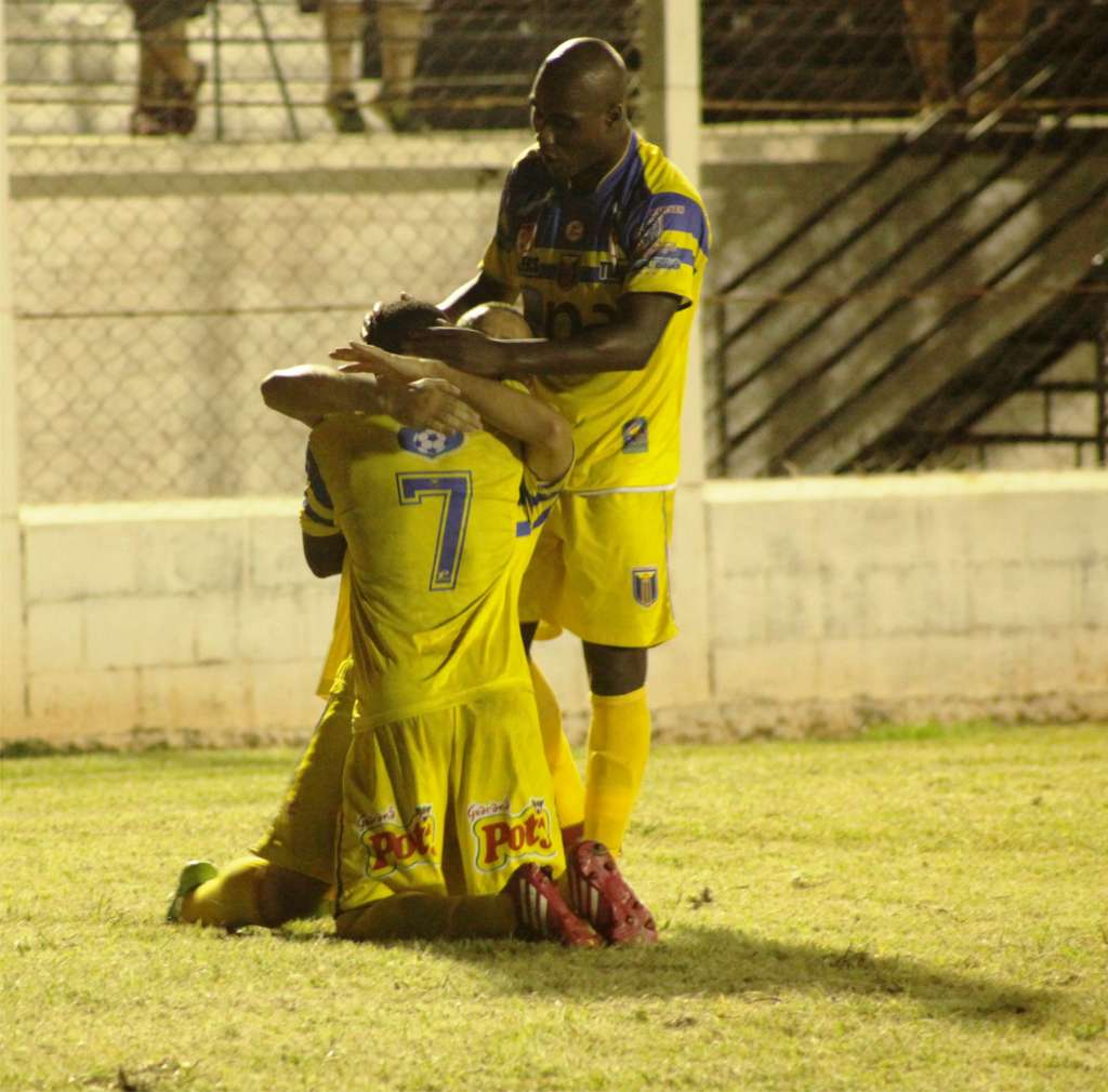 Nesse final de semana, a equipe caçula venceu o Bandeirante, por 3 a 0 e assumiu a liderança isolada do Grupo 2 (Foto: Tamires Estruzani - Catanduva FC)