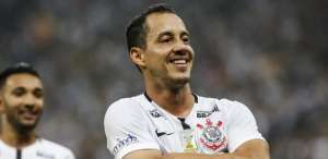 Seleção FI do Brasileirão tem trio decisivo no meio e técnico da goleada da rodada