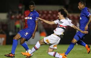 Vitória do São Paulo dá confiança para o jogo de quinta-feira, diz Valdívia