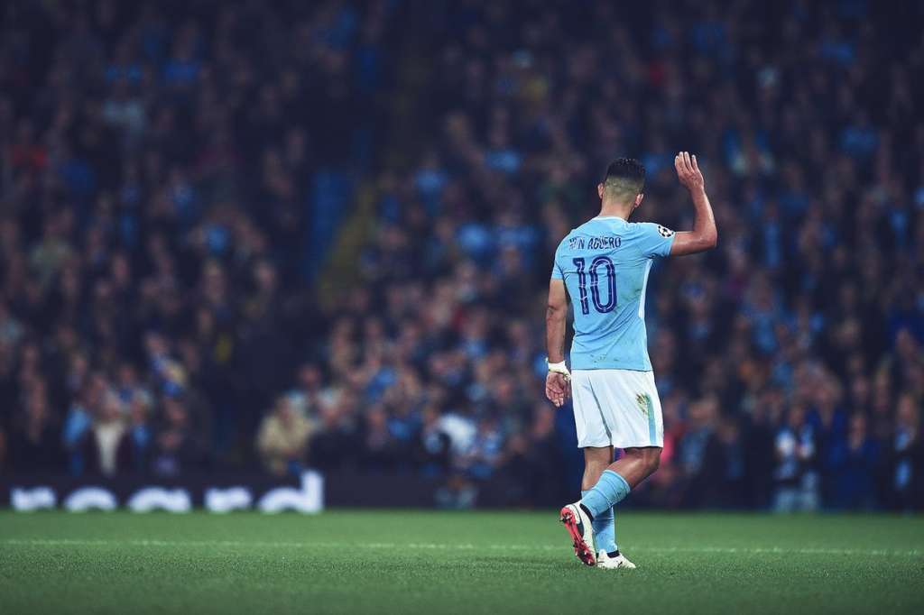 Inglês: Após título do Manchester City, Agüero passa por artroscopia no joelho