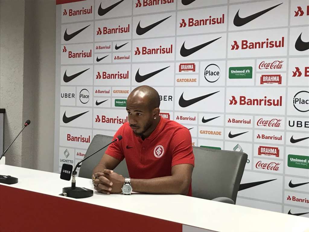 Patrick diz que Inter vai sofrer contra o Vitória e não pode pensar na vantagem