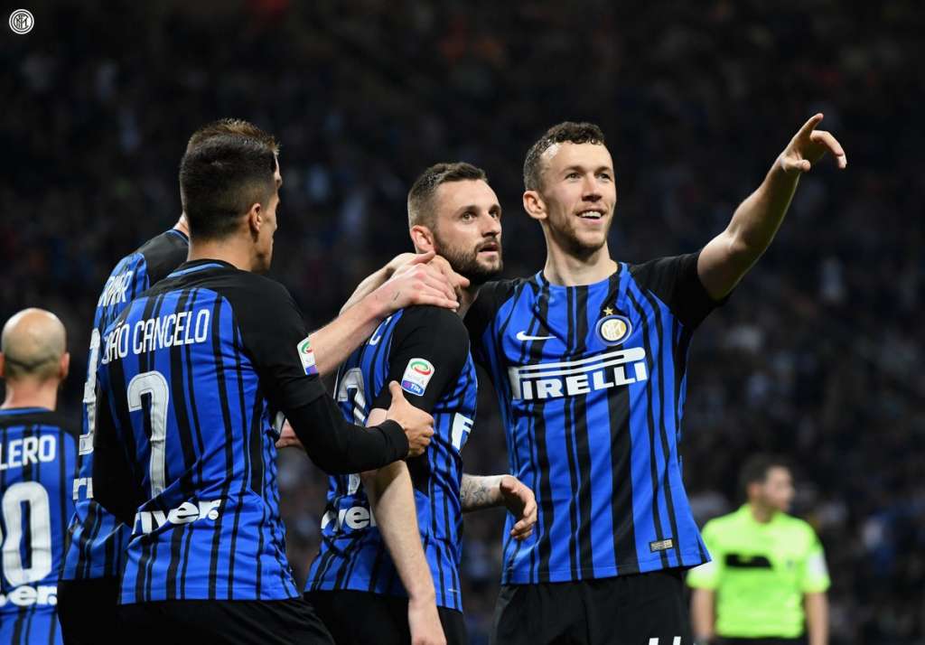 Internazionale faz 4 a 0 no Cagliari e assume a terceira colocação