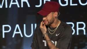 Otimista, Neymar elogia Brasil: 'Nossa seleção é a mais forte da Copa'