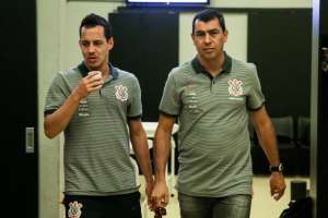 Andrés diz que Flamengo tentou tirar Carille e Rodriguinho do Corinthians