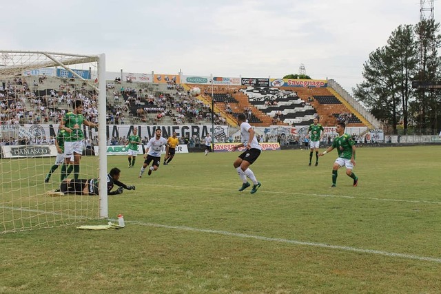 Segundona: Comercial faz ação social no duelo contra Francana e Pinho elogia atuação