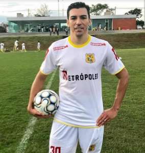 Série D: Zagueiro pentacampeão mundial chega ao Brasiliense: 