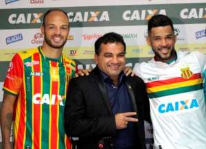 Série B: Carlão e Alvinho podem reforçar Sampaio Corrêa contra Guarani no sábado