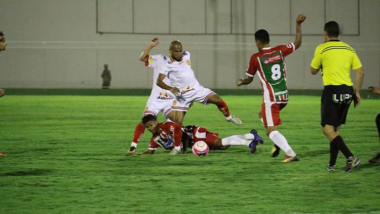 Juazeirense 1 x 1 Salgueiro – Carcará perde pênalti no fim, mas leva bom resultado
