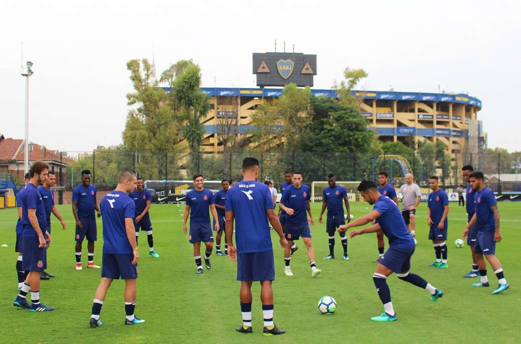 Jogadores do Vasco da Gama realizaram um treinamento no CT do Boca Juniors nesta quarta-feira