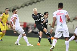 Róger Guedes celebra gol importante e garante estar feliz no Atlético-MG