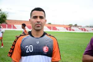 Série D: 4 de Julho confirma a permanência do meia Paulinho Mossoró