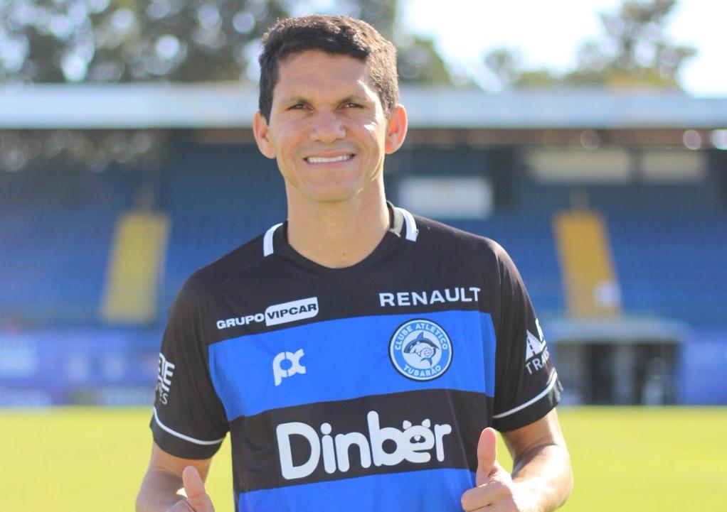 Série D: Ex-atacante de Fluminense e Ceará é apresentado pelo Tubarão