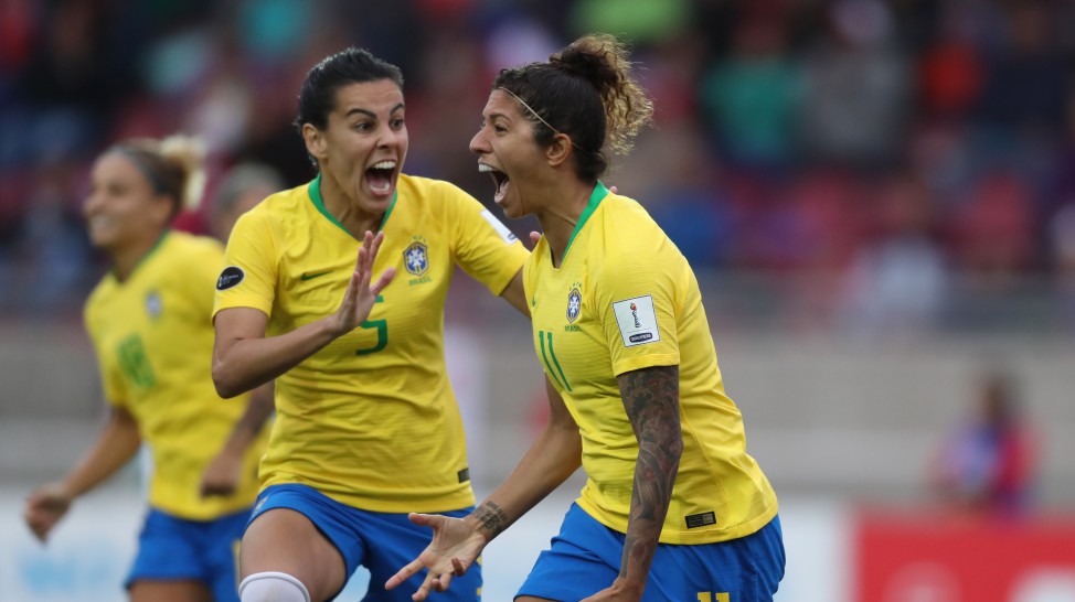 Brasil bate Argentina e fica a um empate do título na Copa América Feminina