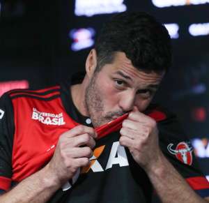 Julio Cesar descarta renovar com o Flamengo e confirma adeus: 'Caiu a ficha'