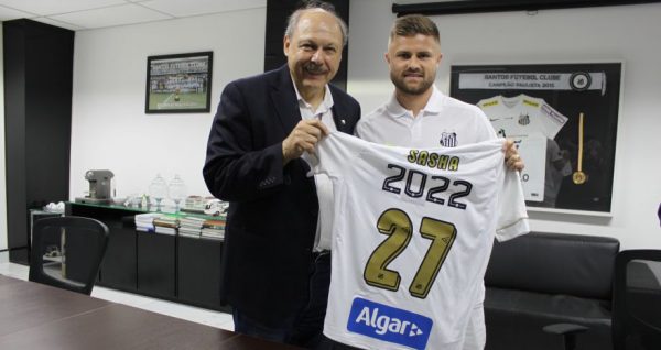 Sasha assina com o Santos até 2022 e celebra permanência: ‘Momento marcante’