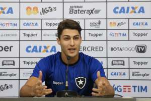 Marcinho vê Botafogo mais respeitado por rivais após título carioca