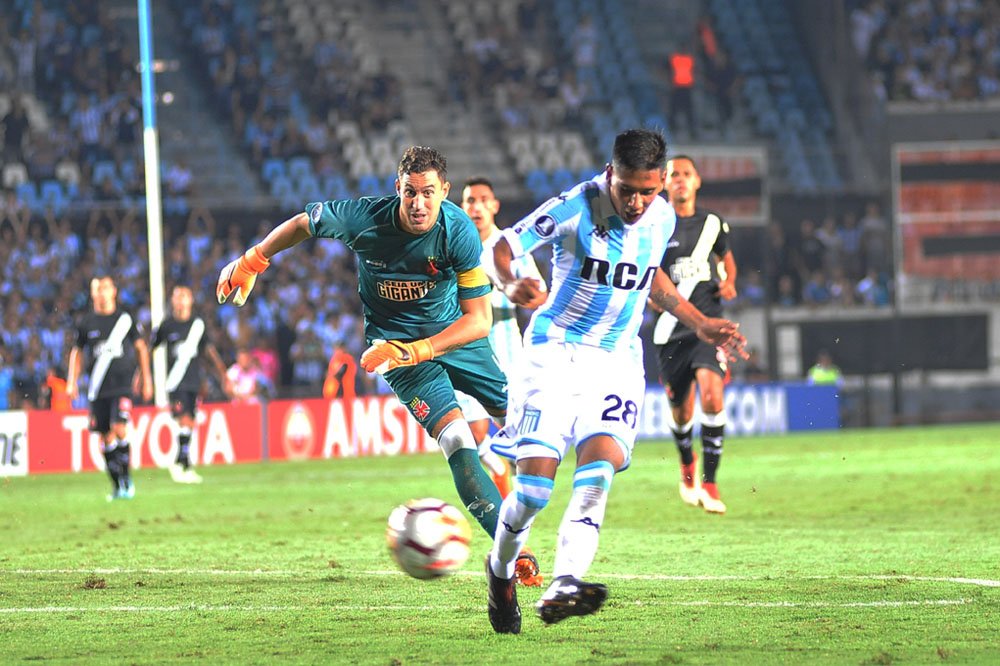 Racing 4 x 0 Vasco – Martín Silva pega 2 pênaltis, mas Vasco é massacrado