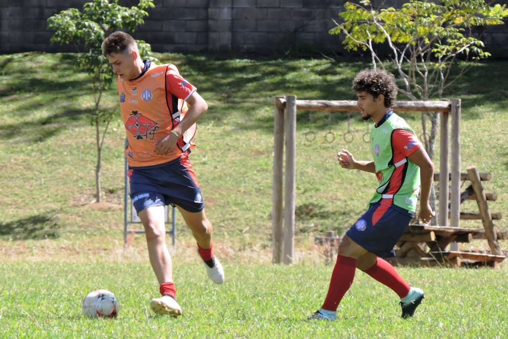 Dassan e demais atletas querem melhor atuação em relação ao último jogo (Foto: Gustavo Curvelo/Divulgação)