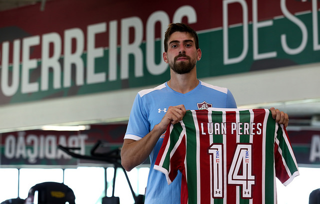 Fluminense anuncia contratação de zagueiro da Ponte Preta por empréstimo