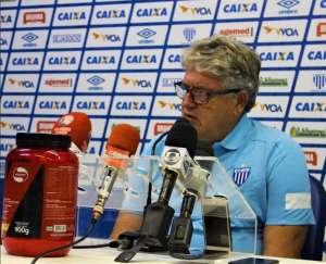 Série B: Geninho é apresentado no Avaí com sonho de repetir 2014