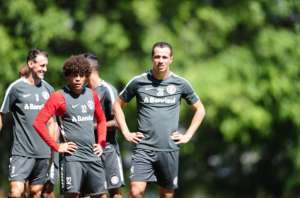 Leandro Damião treina e pode ser novidade do Inter contra o Palmeiras