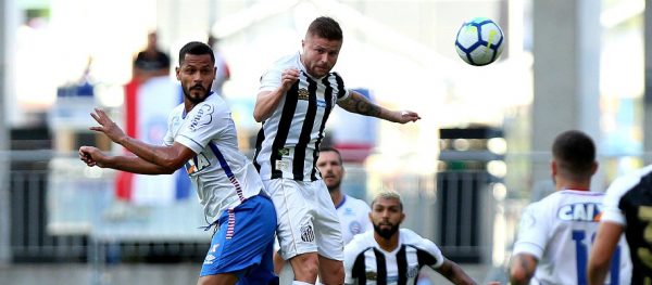 Santos reconhece atuação ruim e só celebra volta de Bruno Henrique