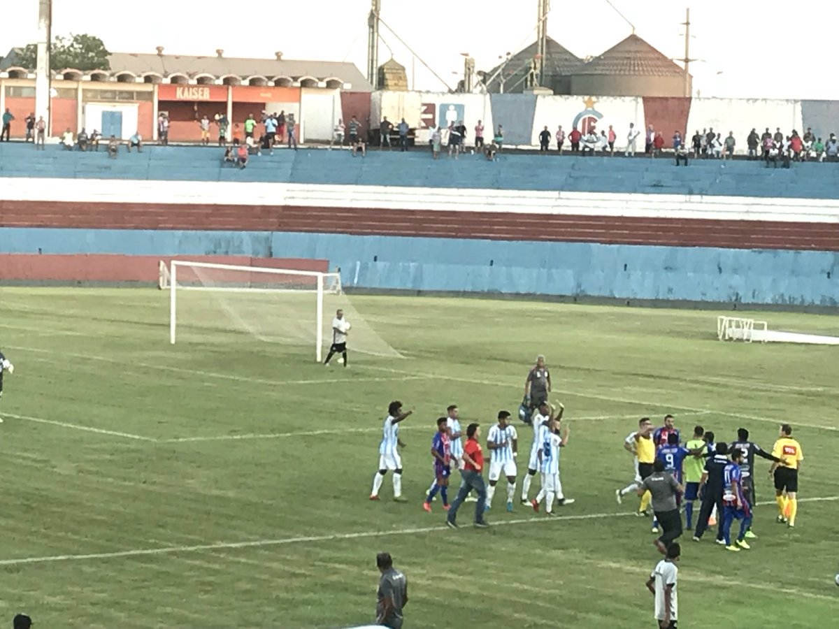 Itumbiara-GO 2 x 2 Macaé-RJ – Jornalista expulso, confusão e empate polêmico no fim