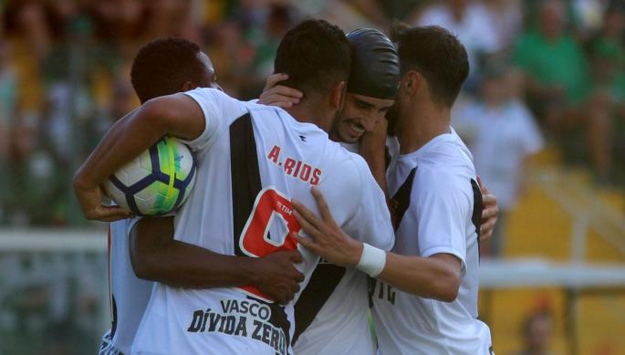 Andrés Ríos comemora gol de empate do Vasco, que jogou melhor no segundo tempo. Fotos: Carlos Gregório - Vasco