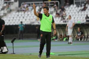 Zé Ricardo exalta evolução do Vasco em 2º tempo de jogo: 'Parecia outra equipe'