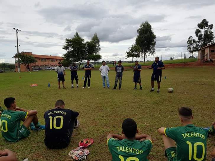 Talentos 10 bate Assisense e vence primeira na Segundona