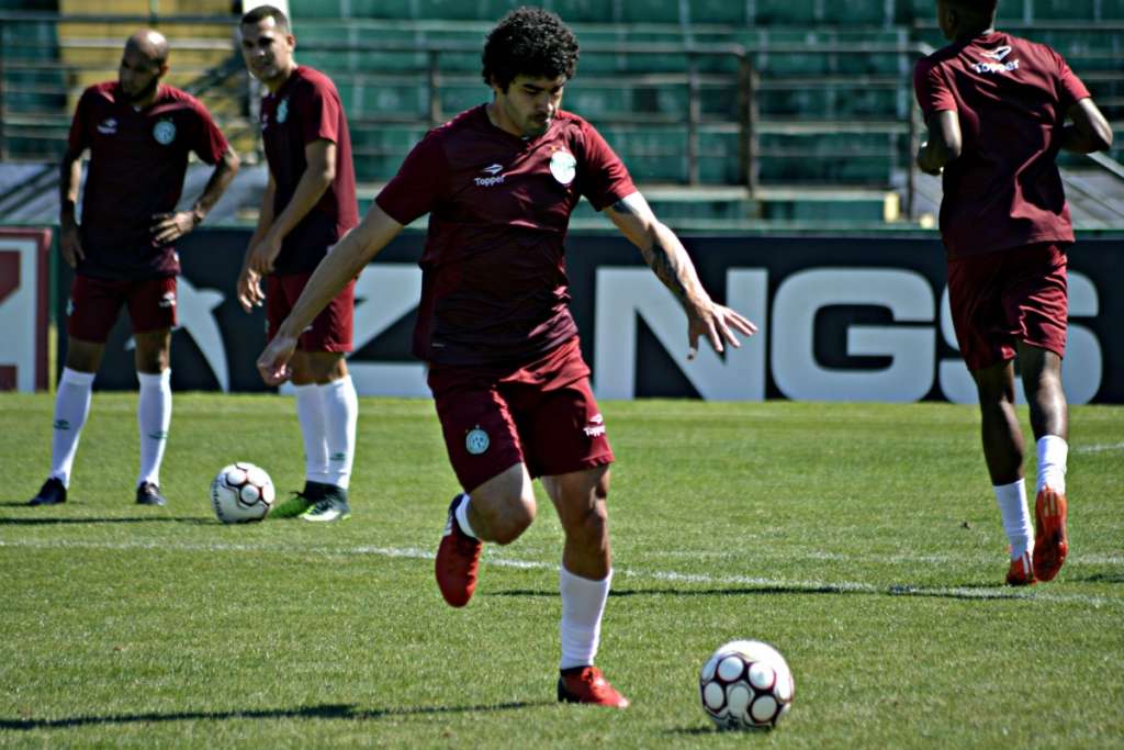 O atacante Bruno Mendes ainda não está na condição física ideal e ficou em Campinas (Foto: Gabriel Ferrari/Guarani Press)