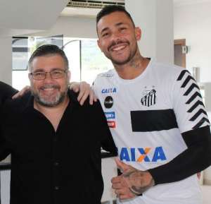 Após propostas de Vitória e Sport, Santos decide manter goleiro Vladimir