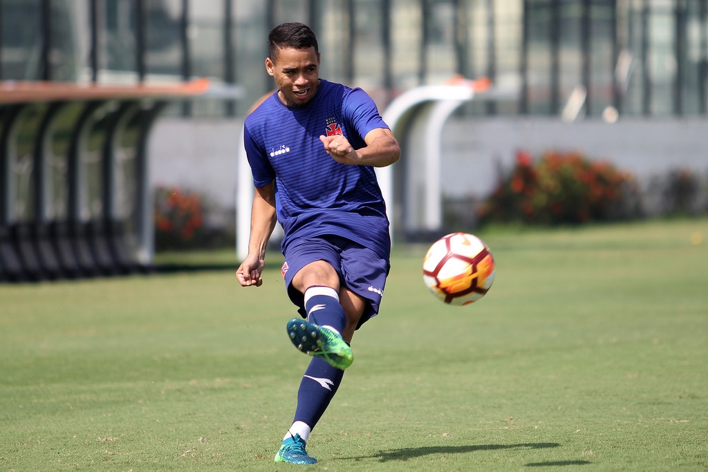 Libertadores: Yago Pikachu promete postura diferente do Vasco no reencontro com Racing