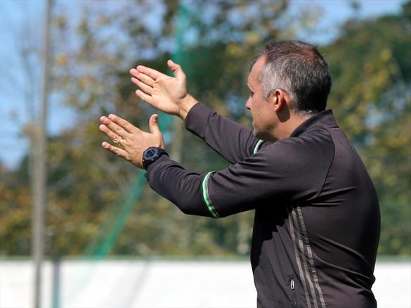 Série B: Recém-chegado, Eduardo Baptista aponta carência e Coritiba busca reforços