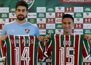 Luan Peres e Dodi são apresentados e celebram chegada ao 