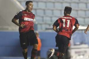 SÉRIE B: Oeste tenta encostar no líder Fortaleza e Figueirense seguir 100%