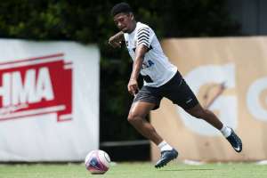 Promessa do Santos, atacante Diogo Vitor é flagrado em exame antidoping