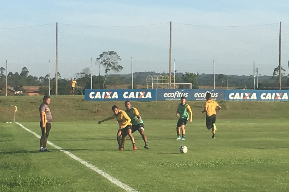 Série B: Argel faz mistério e Criciúma tem dúvidas para jogo contra Coritiba