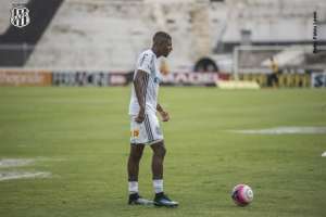 Lateral Emerson assina até 2022 e é oficializado como reforço do Atlético-MG