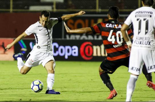 Corinthians, de Rodriguinho, empatou com Vitória em Salvador e decide vaga em casa