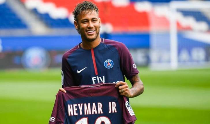 Neymar concorre com Cavani, Mbappé e Thauvin por prêmio de melhor do Francês