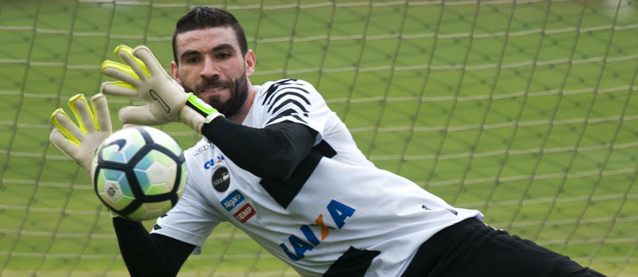 Libertadores: Vanderlei prevê pressão, mas espera não ser destaque do Santos