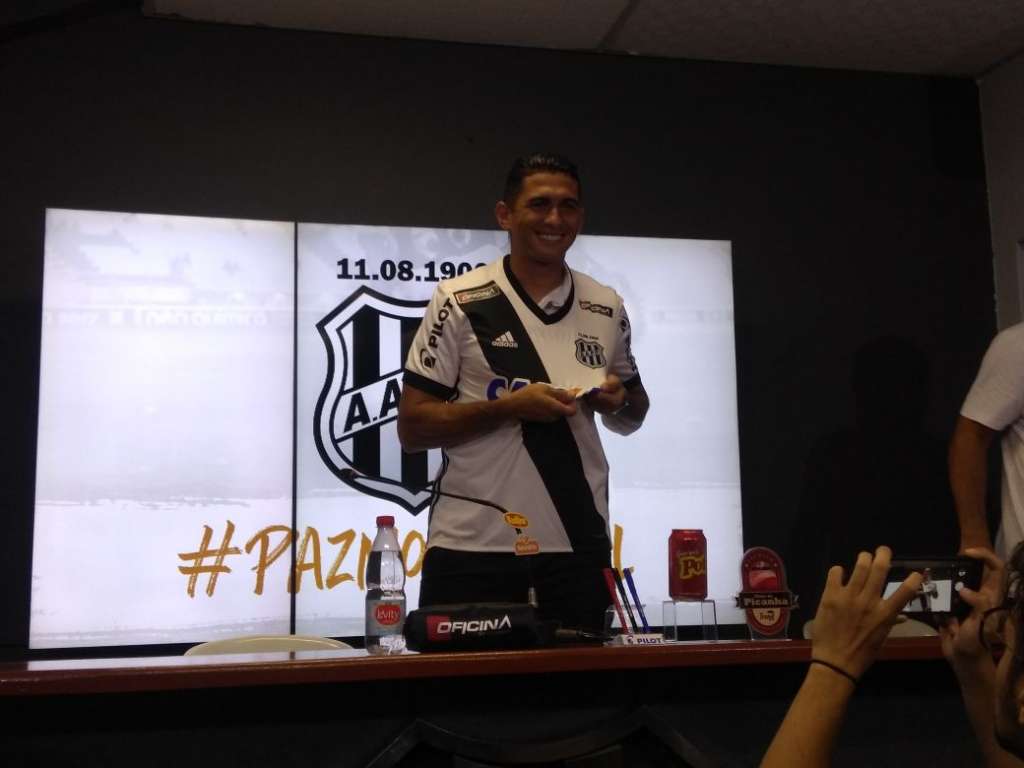 Série B: Danilo Barcelos é apresentado pela Ponte Preta