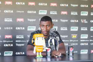 Emerson é apresentado e se coloca à disposição para estrear no Atlético-MG