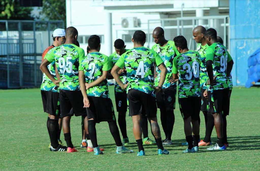 Série D: Técnico do Manaus testa formação ofensiva em apronto na Colina