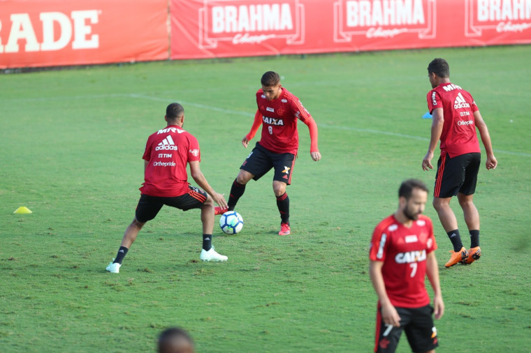 Flamengo é recebido com festa em Fortaleza e diretoria repudia atos de agressão