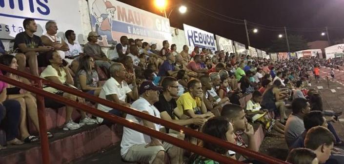 Futebol Sustentável levou muita gente ao Gilbertão para ver a vitória do Linense