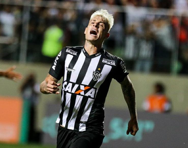Com arbitragem polêmica, Atlético-MG derrota o Corinthians por 1 a 0 em BH