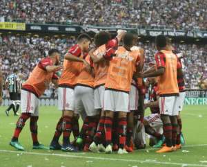 Barbieri exalta Diego após vitória do Flamengo: 'Tecnicamente formidável'