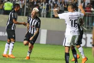 Corinthians perde a primeira e Mengão é o líder isolado do Brasileiro